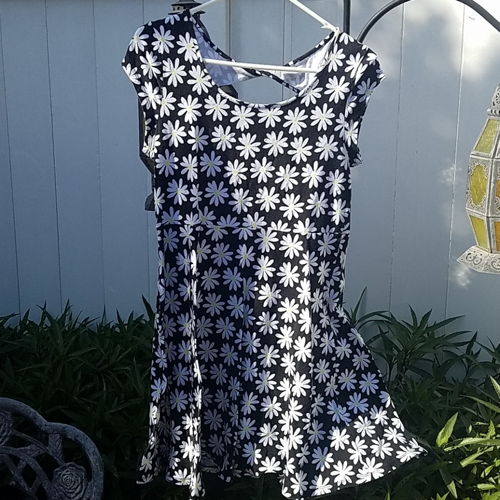 Daisy flower dress
